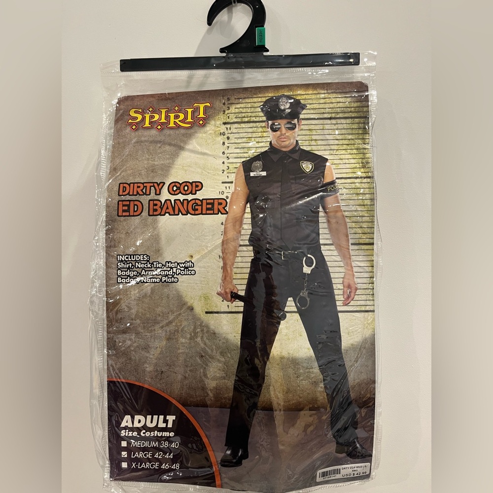 Spirit Halloween Police Officer Costume Set for Men. Used 1x. Size L (42-44)